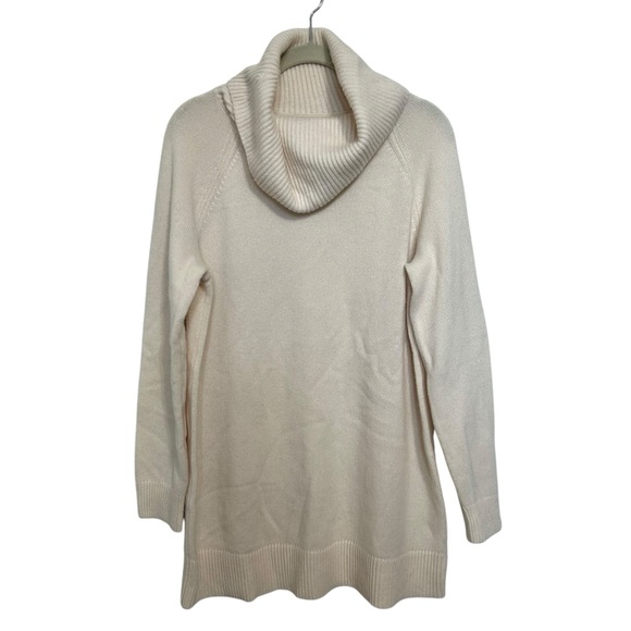 Lands End Classic 100% Cashmere Turtle Neck Sweater Sz M Cream - Picture 2 of 8